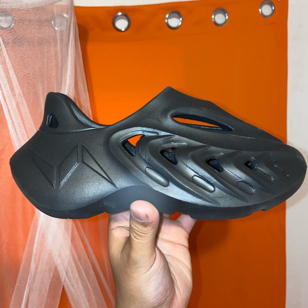 Black Foam Slippers